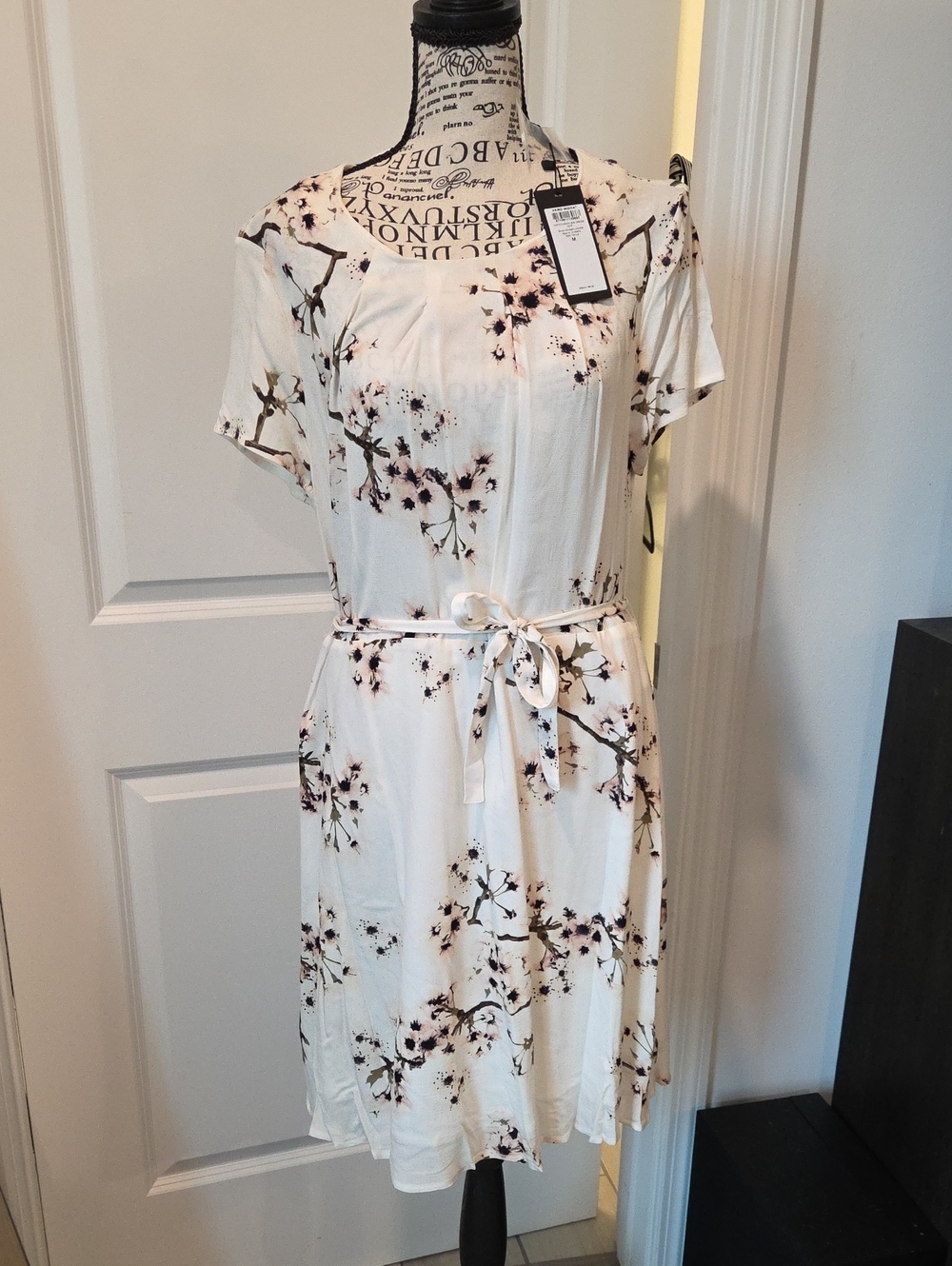 Vero Moda VMOCCASION Floral Short Sleeve Midi Dress - Snow White Flower - Size M